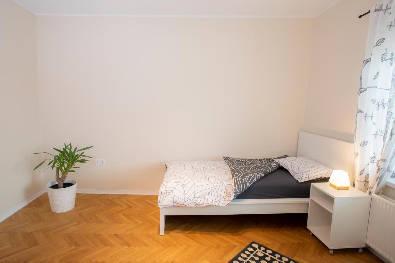 Apartment Rozalija Zirovnica Extérieur photo